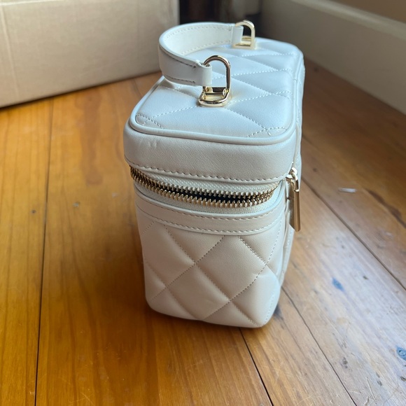 COPY - NWT Kate Spade Carey Trunk Crossbody - Parchment | Off White Color - Picture 3 of 9